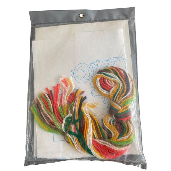 Vintage Sew Simple Inc. Raggedy Ann & Andy Crewel Kit Picnicing Craft Art - Picture 4 of 4